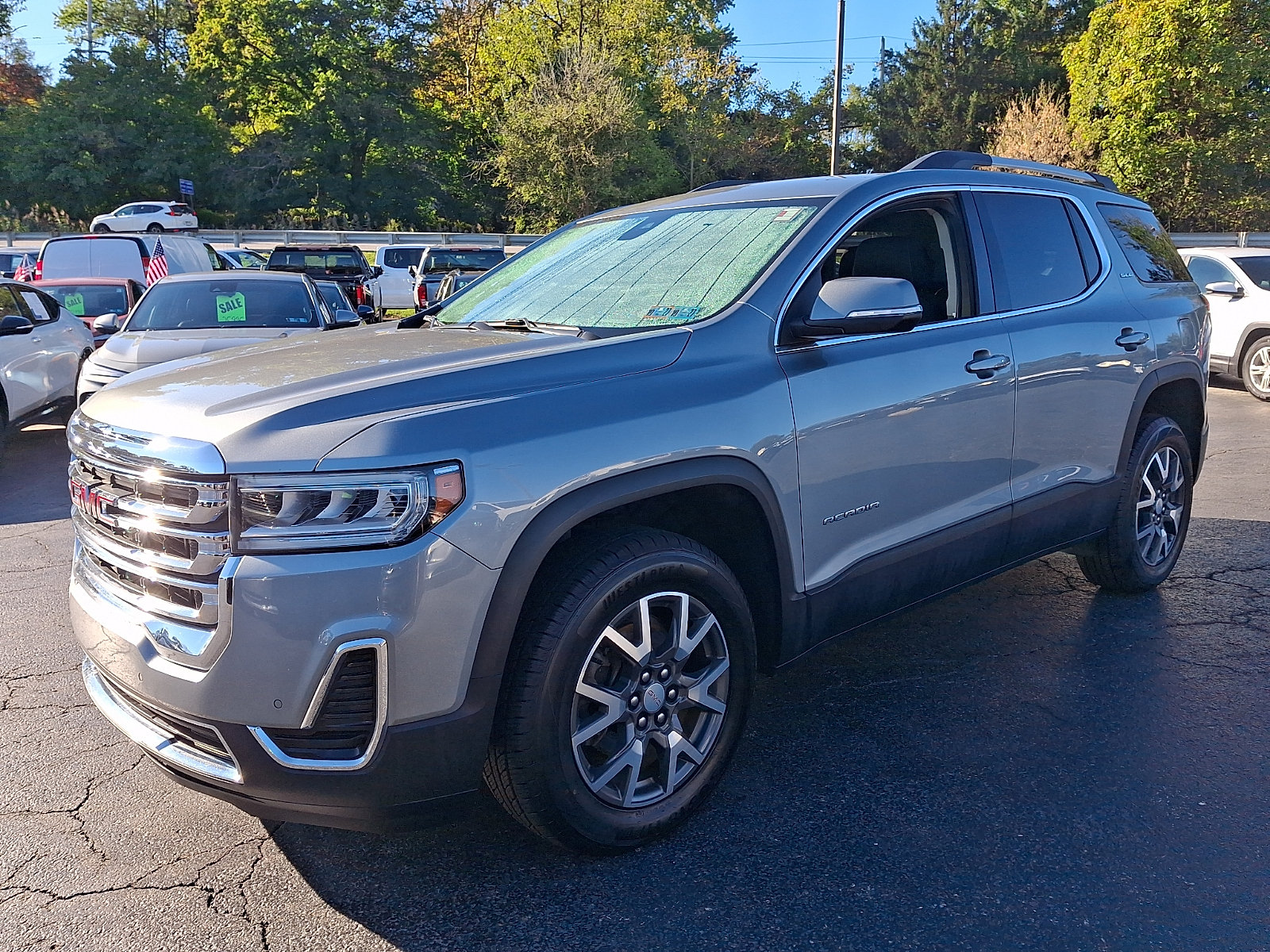 Used 2023 GMC Acadia SLE w/ Driver Convenience Package AWD/4WD image 3