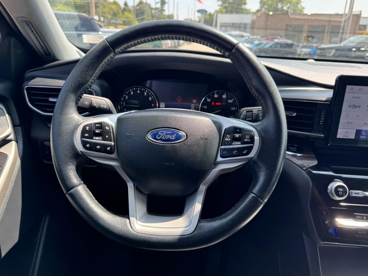 Used 2022 Ford Explorer Limited w/ Equipment Group 301A image 14