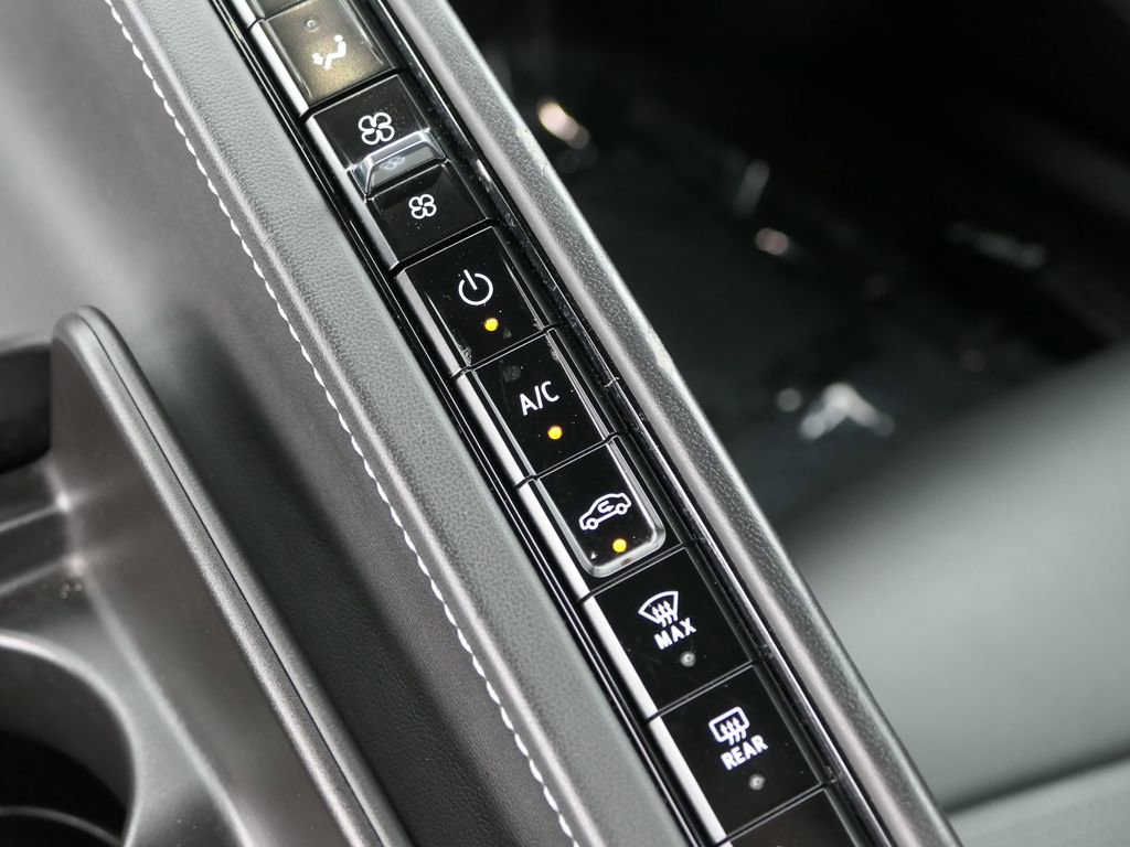 Used 2025 Chevrolet Corvette Stingray Premium Conv w/ 3LT image 22