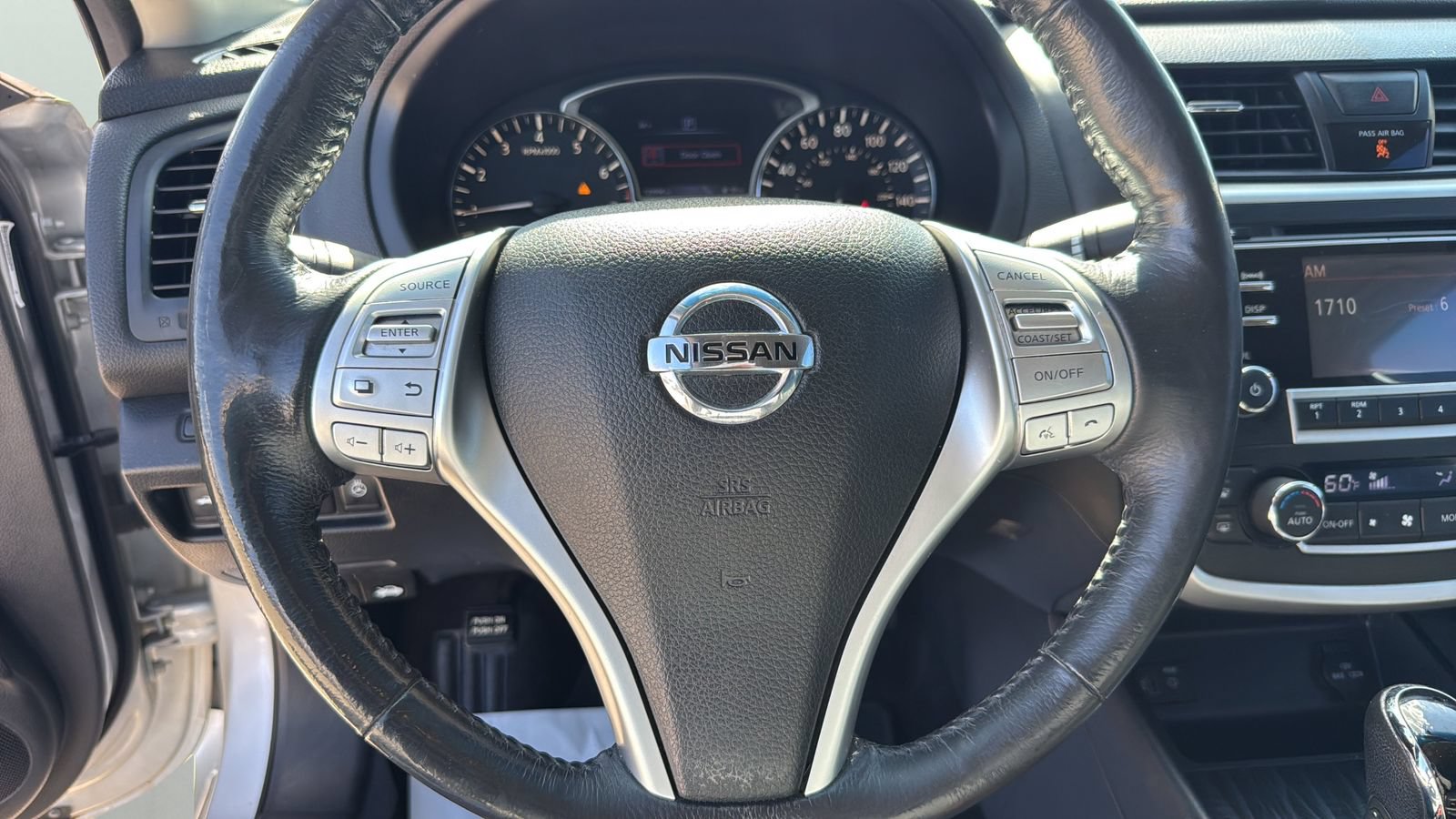 Used 2017 Nissan Altima 2.5 SL FWD image 11