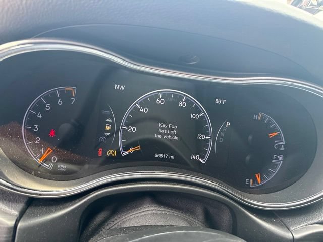 Used 2019 Jeep Grand Cherokee Altitude AWD/4WD image 10