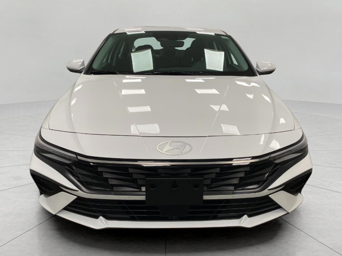 Certified 2025 Hyundai Elantra SEL image 9