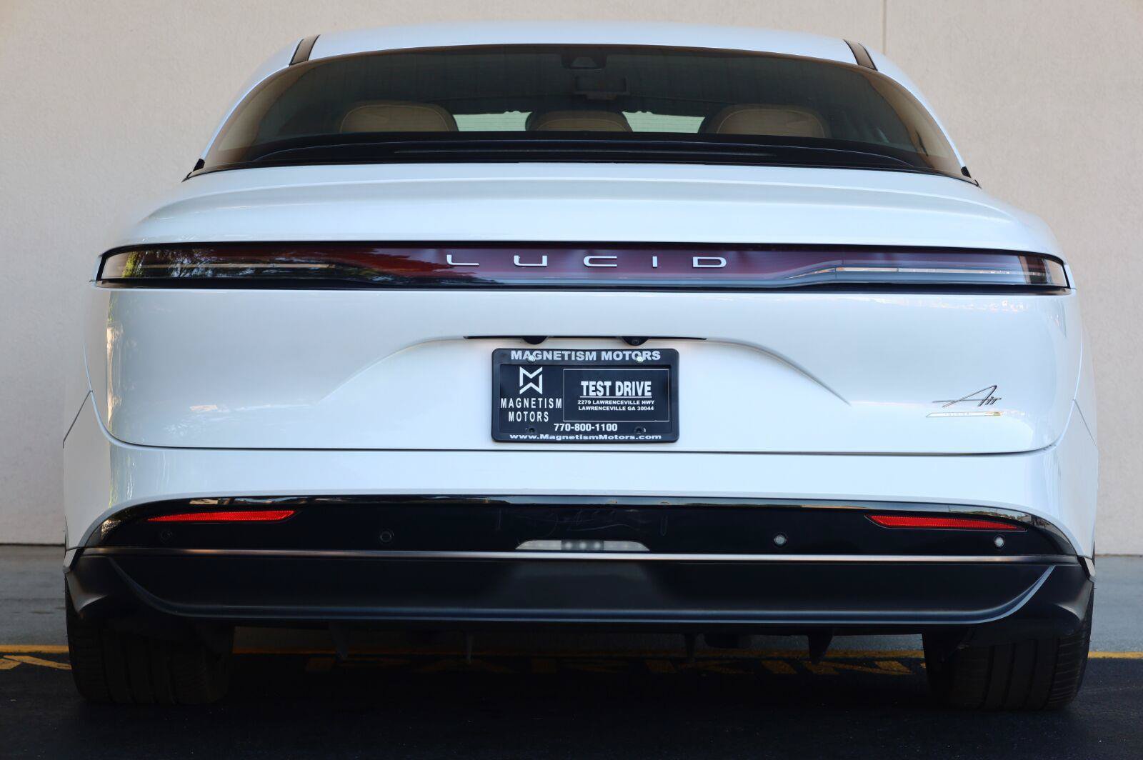 Used 2024 Lucid Air Touring AWD/4WD image 8