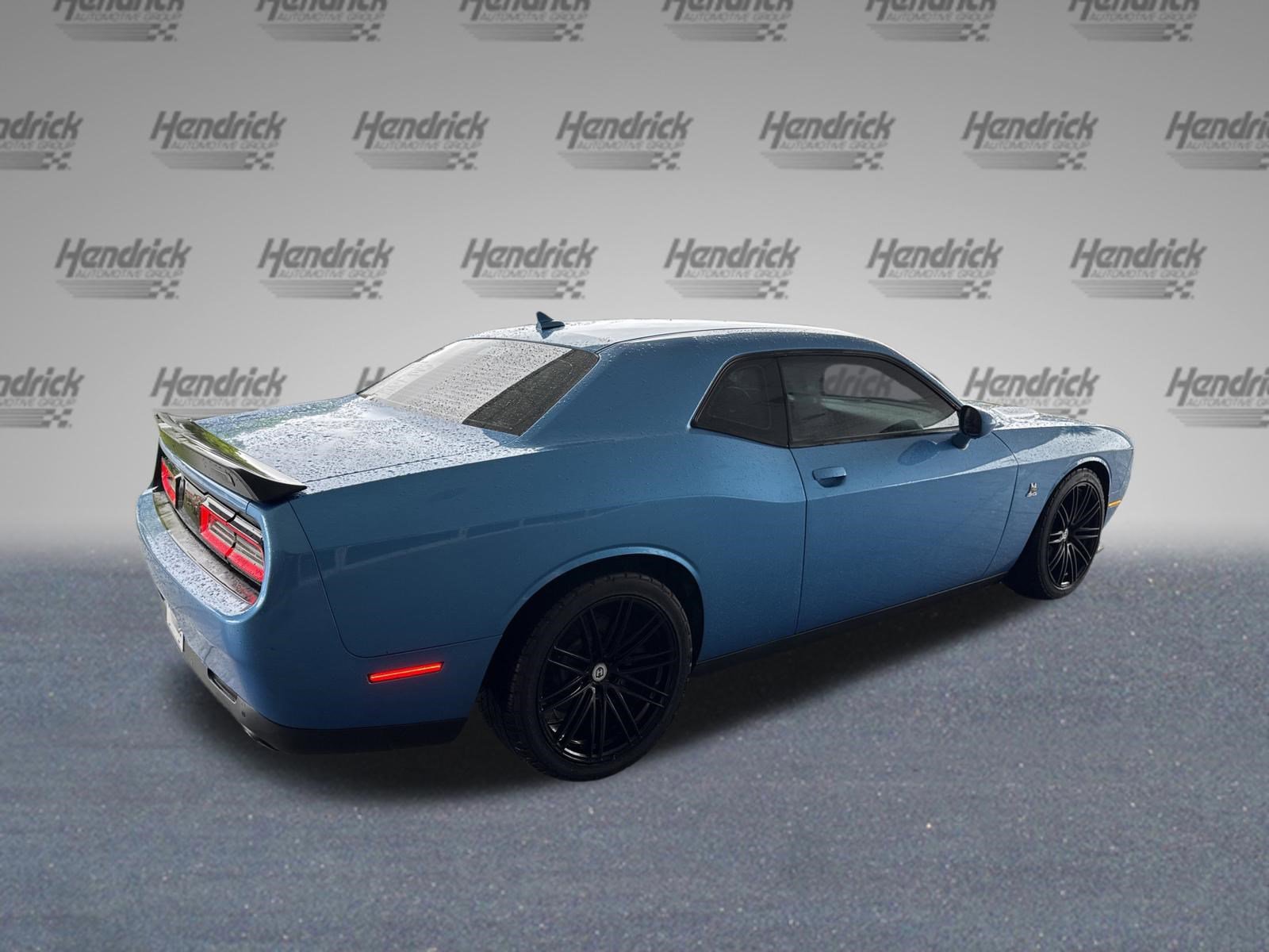 Used 2015 Dodge Challenger R/T Scat Pack RWD image 9