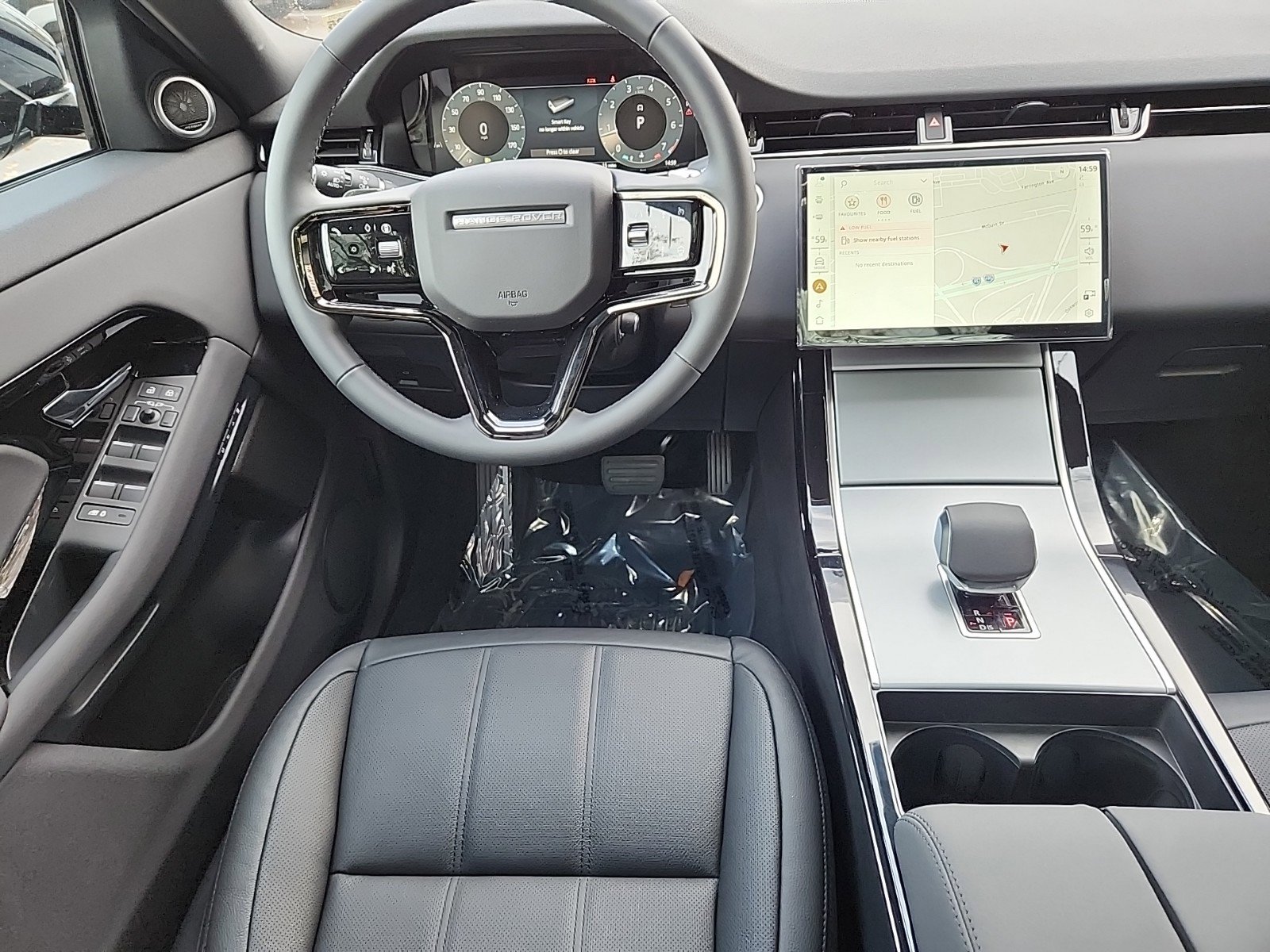 Used 2025 Land Rover Range Rover Evoque S image 4