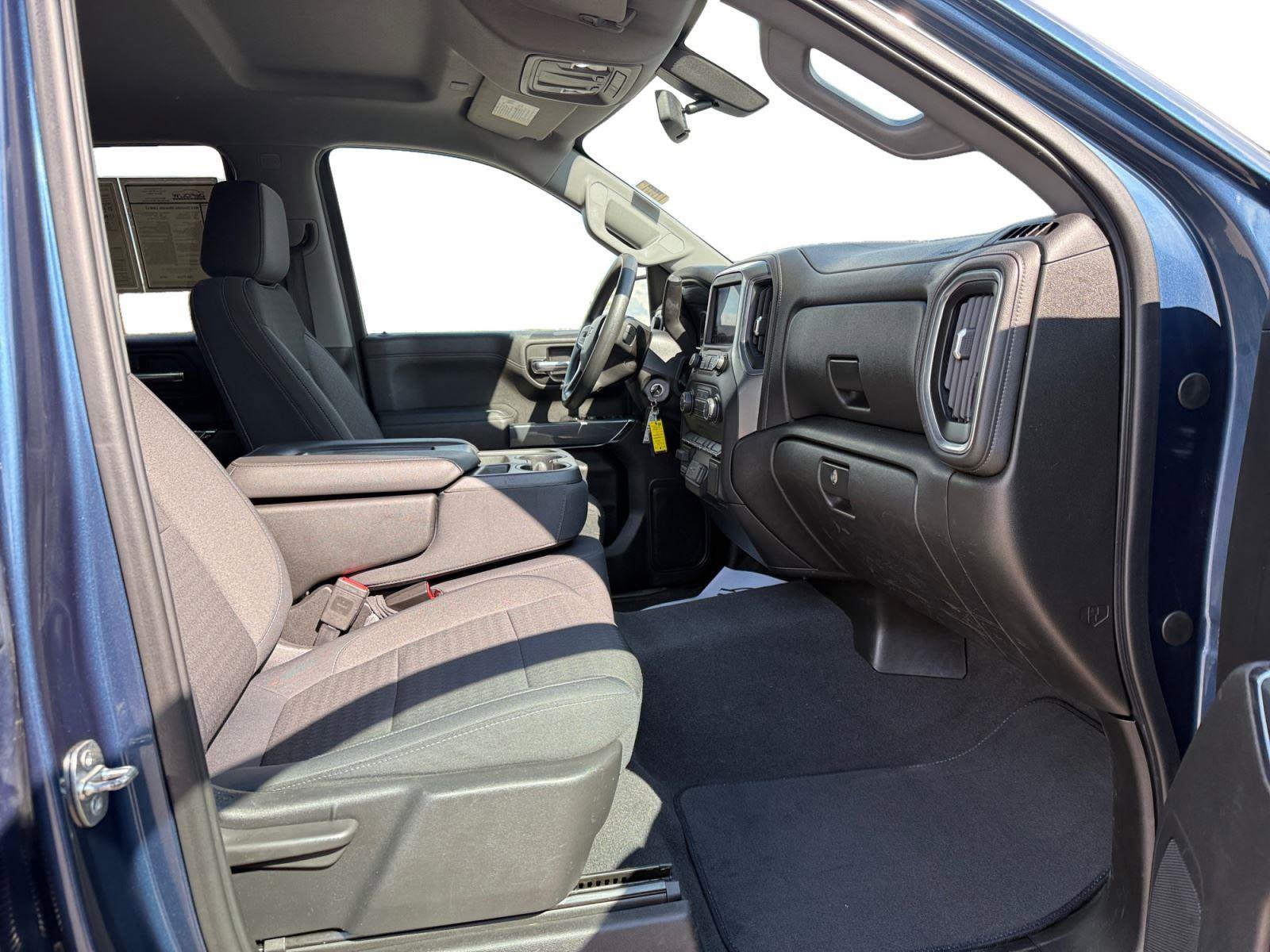 Used 2019 Chevrolet Silverado 1500 LT w/ Z71 Off-Road Package AWD/4WD image 24