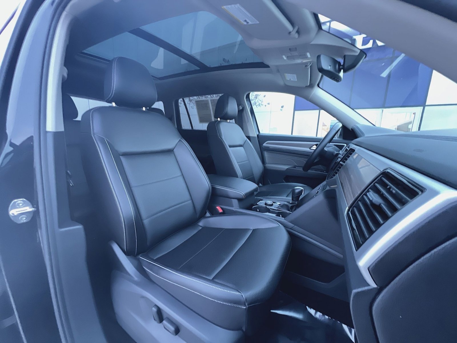 Used 2022 Volkswagen Atlas SEL image 28