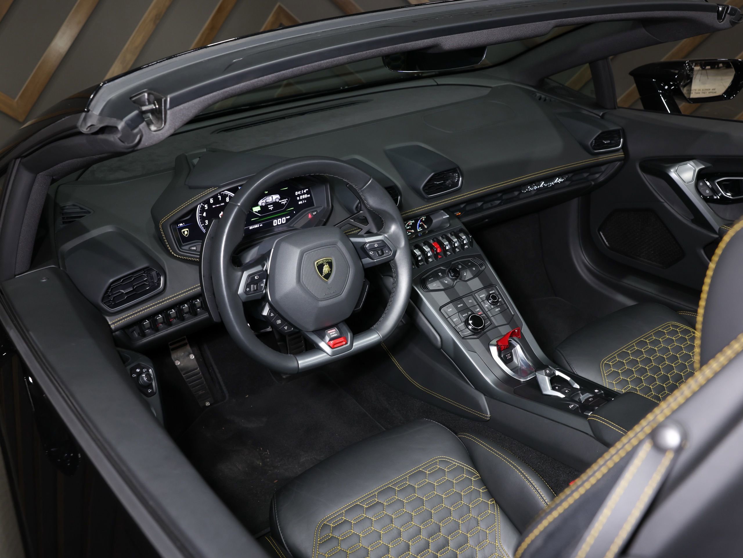Used 2018 Lamborghini Huracan LP 580-2 RWD image 14