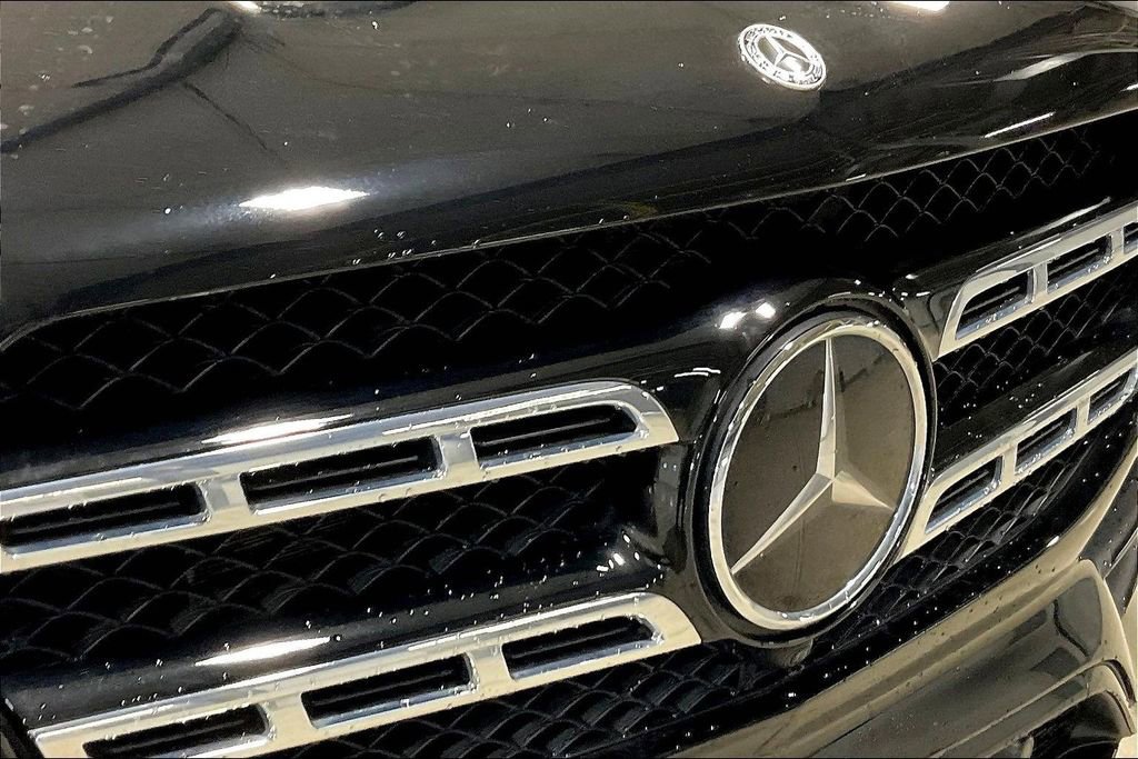 Used 2022 Mercedes-Benz GLS 450 4MATIC image 32