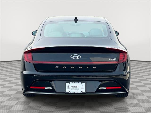 Used 2022 Hyundai Sonata Limited w/ Cargo Package FWD image 5