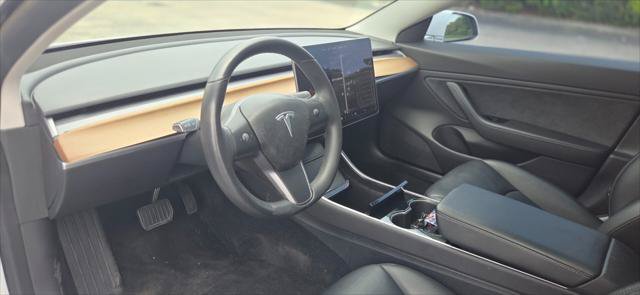 Used 2019 Tesla Model 3 Long Range RWD image 13