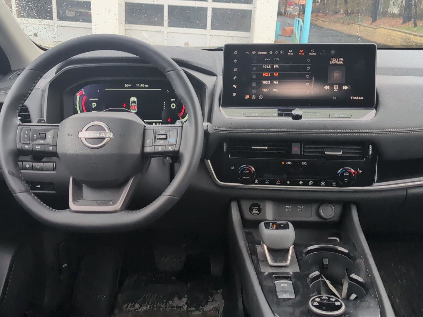 Used 2025 Nissan Rogue SL w/ Tech Package image 11