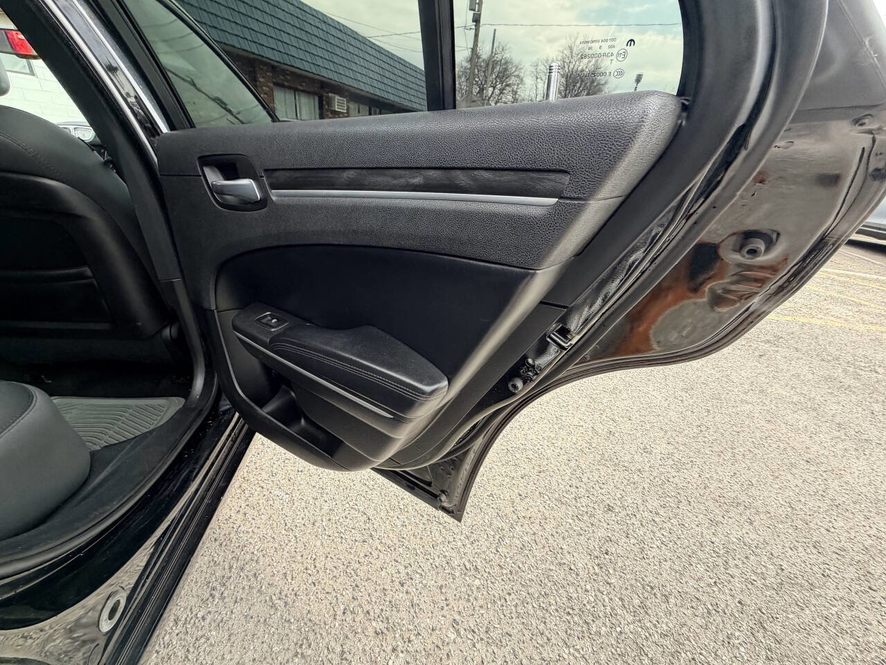 Used 2019 Chrysler 300 Touring w/ Sport Appearance Package image 18