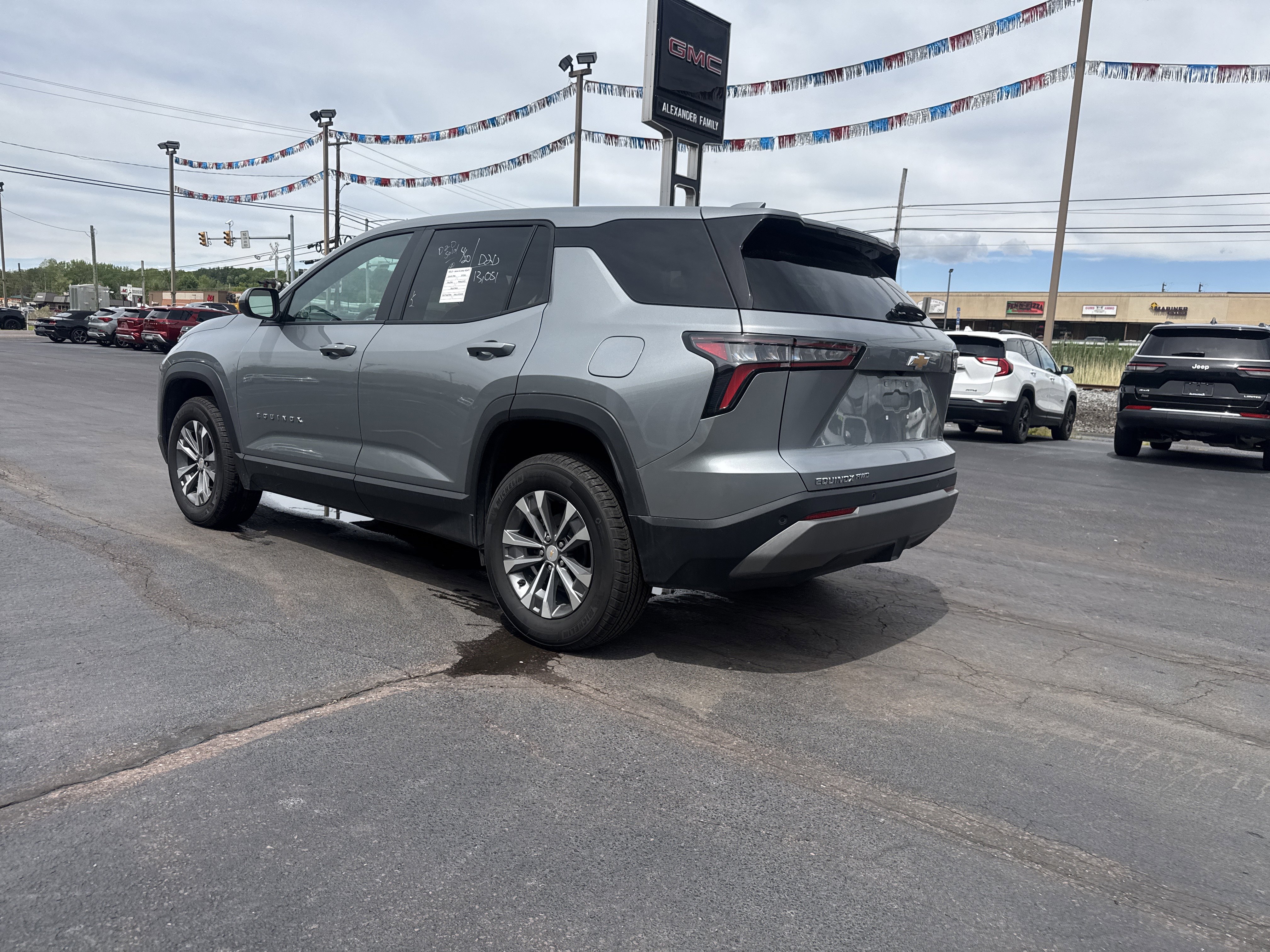 Used 2026 Chevrolet Equinox LT AWD/4WD image 6
