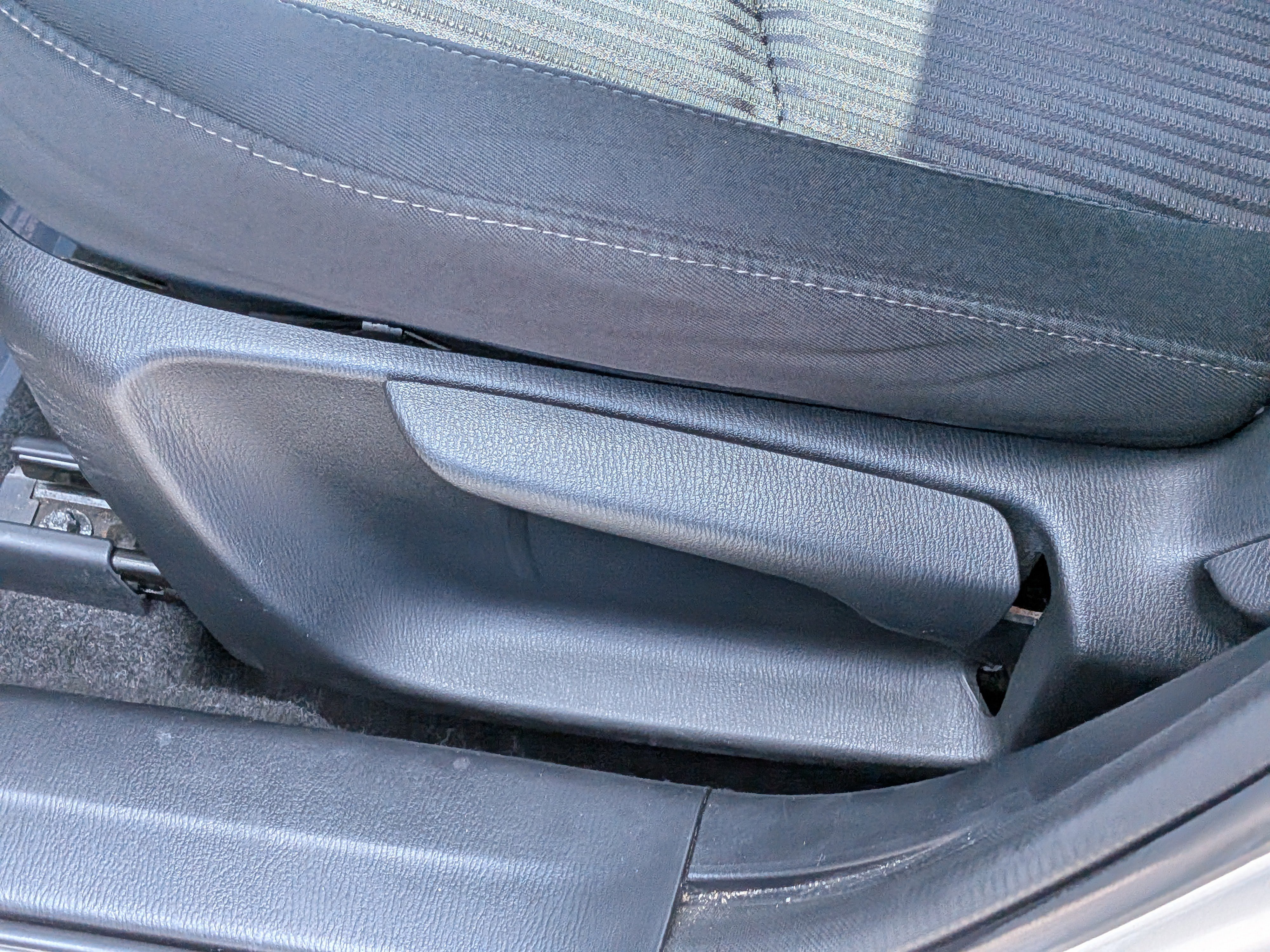 Used 2015 MAZDA MAZDA3 i Touring w/ Technology Package FWD image 19