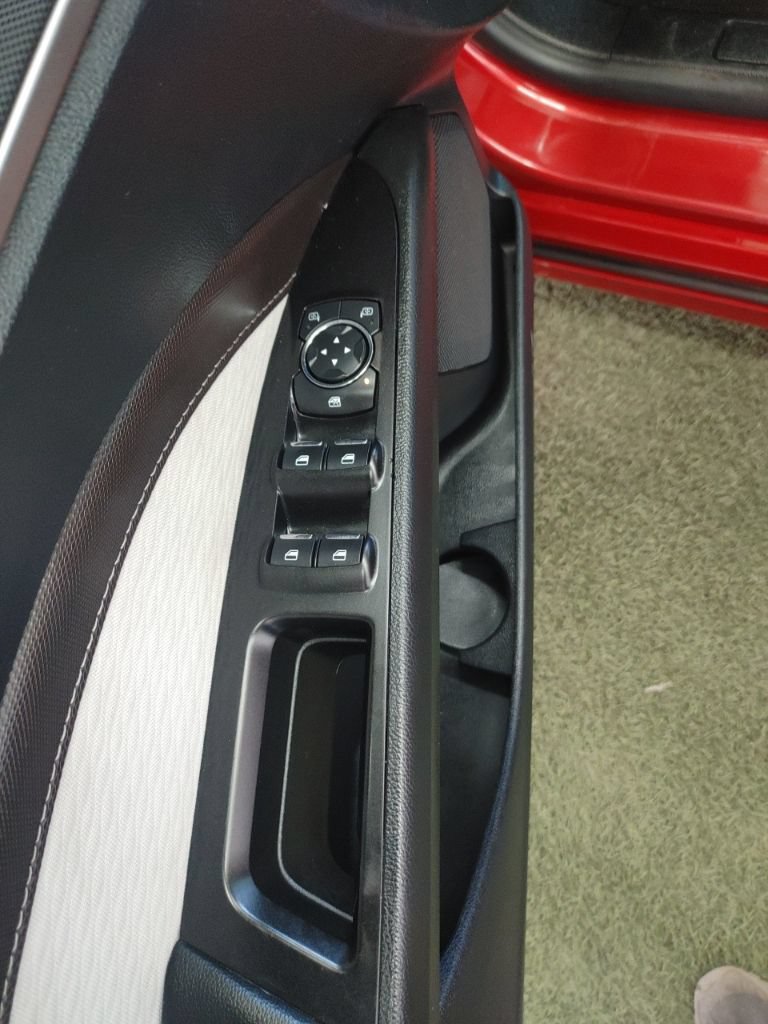Used 2020 Ford Fusion SE w/ Equipment Group 151A FWD image 16