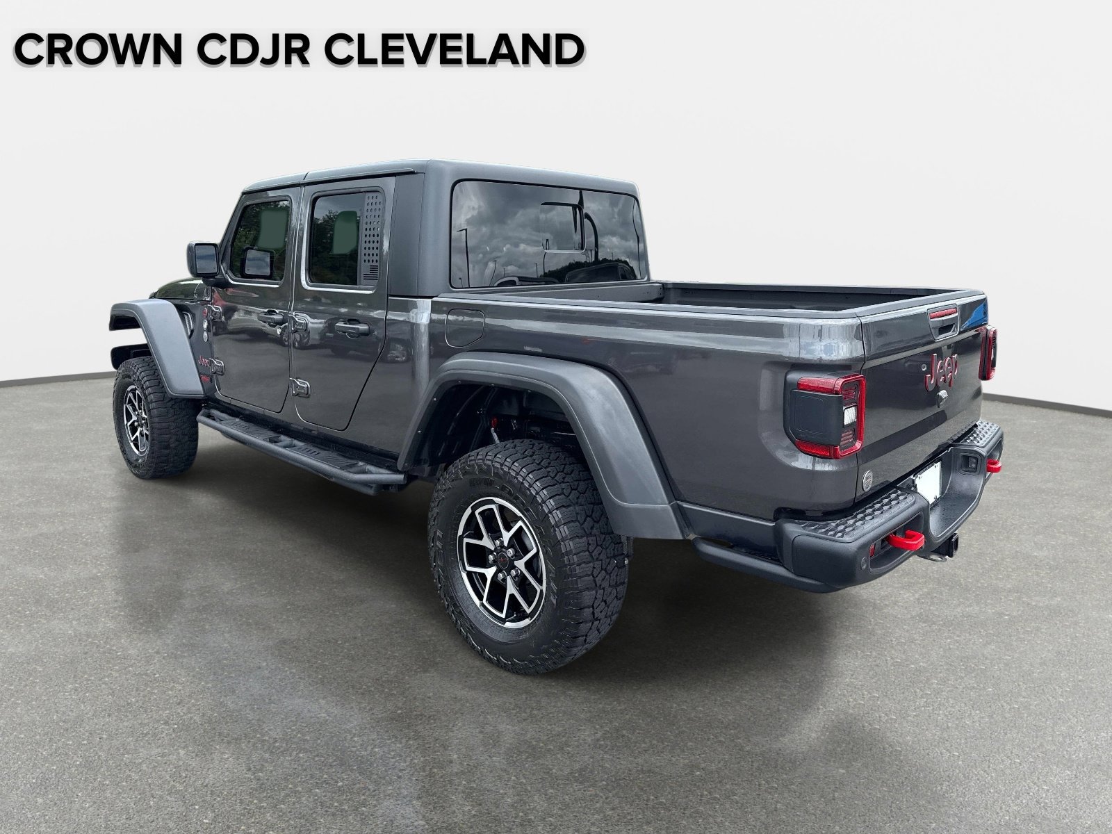 Used 2024 Jeep Gladiator Rubicon w/ Technology Group AWD/4WD image 7