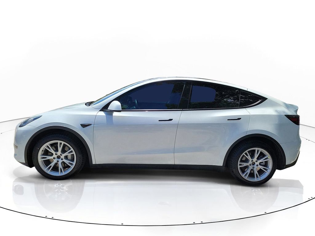 Used 2023 Tesla Model Y Long Range AWD/4WD image 5