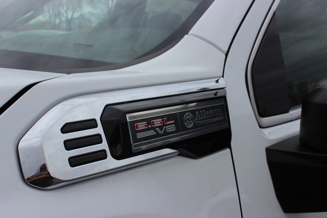 Used 2024 GMC Sierra 3500 SLE w/ SLE Convenience Package image 2