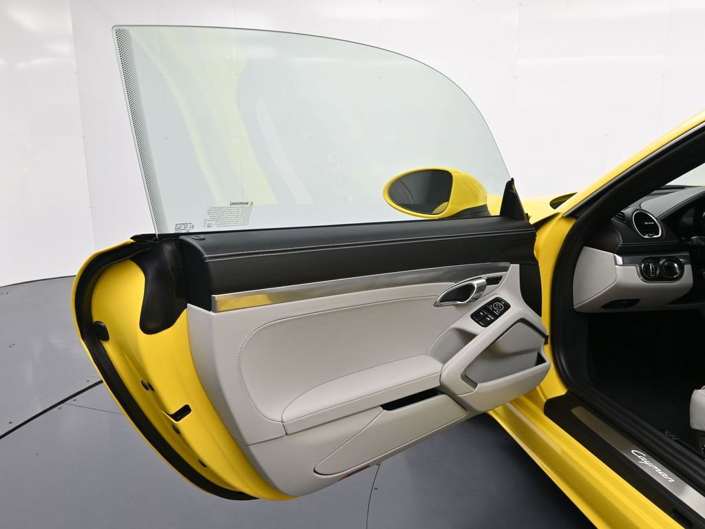 Certified 2025 Porsche 718 Cayman Style Edition image 14