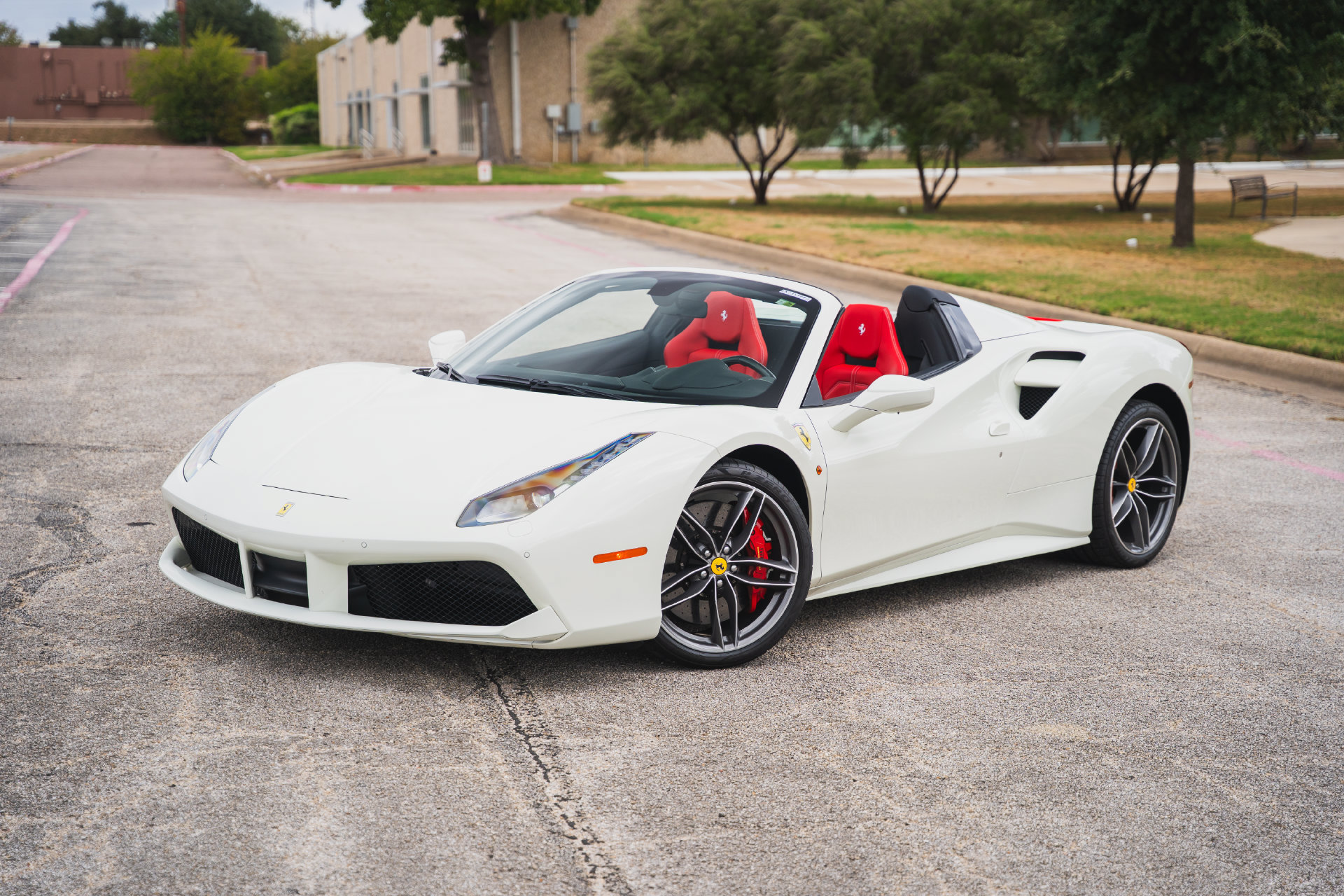 Used 2018 Ferrari 488 Spider RWD image 5