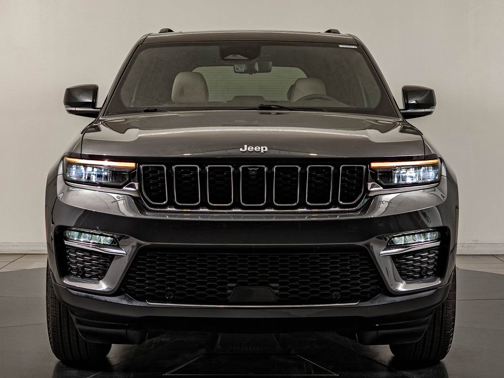 Used 2025 Jeep Grand Cherokee Limited w/ Luxury Tech Group II AWD/4WD image 2