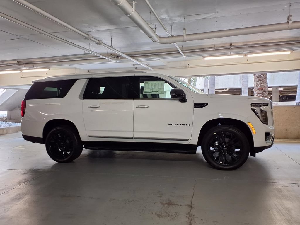 New 2026 GMC Yukon XL Elevation w/ Elevation Premium Package RWD image 4