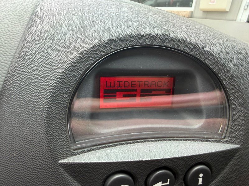 Used 2004 Pontiac Grand Prix GT2 FWD image 2