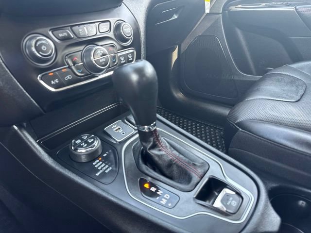 Used 2022 Jeep Cherokee Trailhawk w/ Sound & Nav Group AWD/4WD image 18