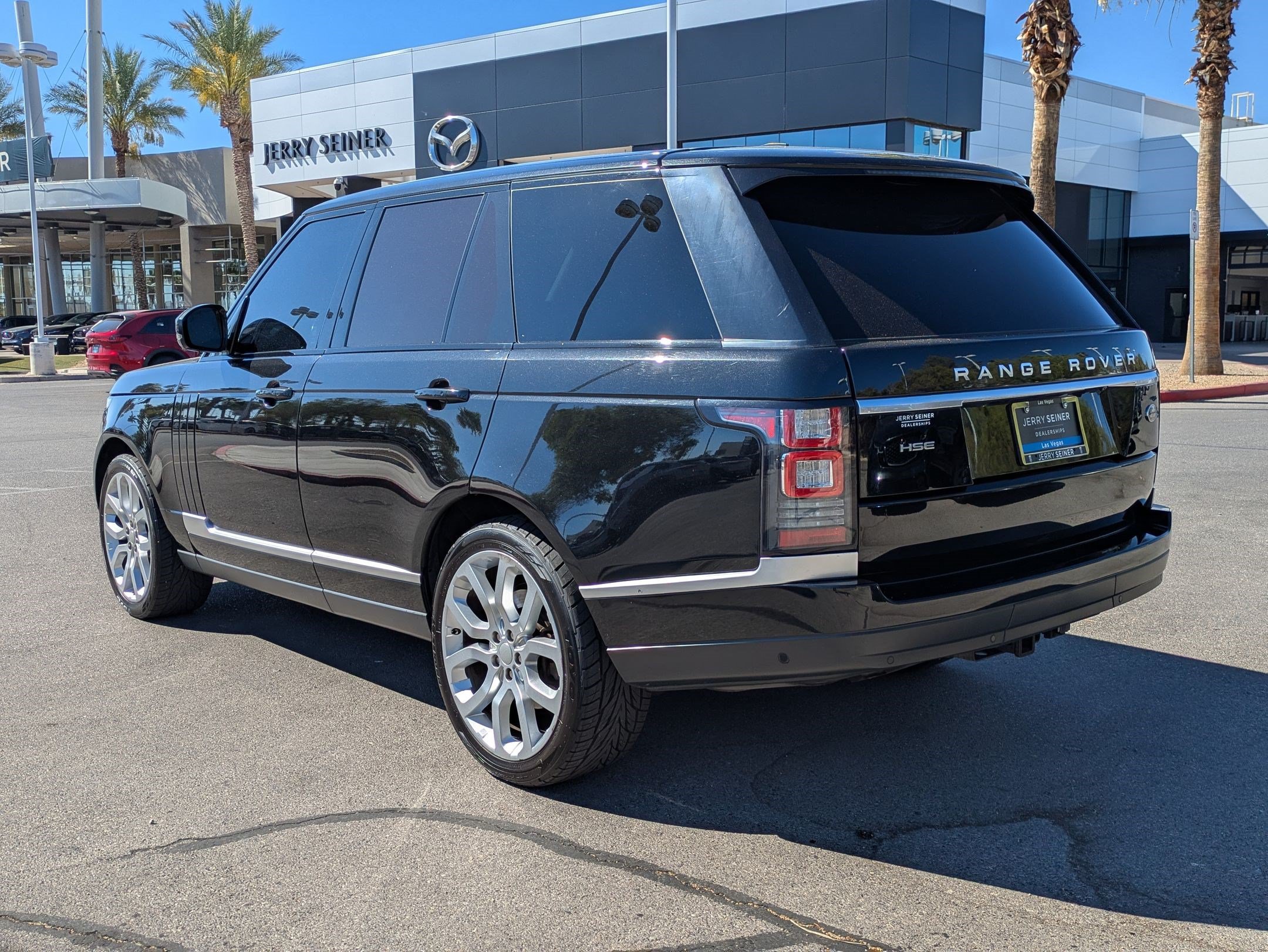 Used 2015 Land Rover Range Rover HSE AWD/4WD image 3