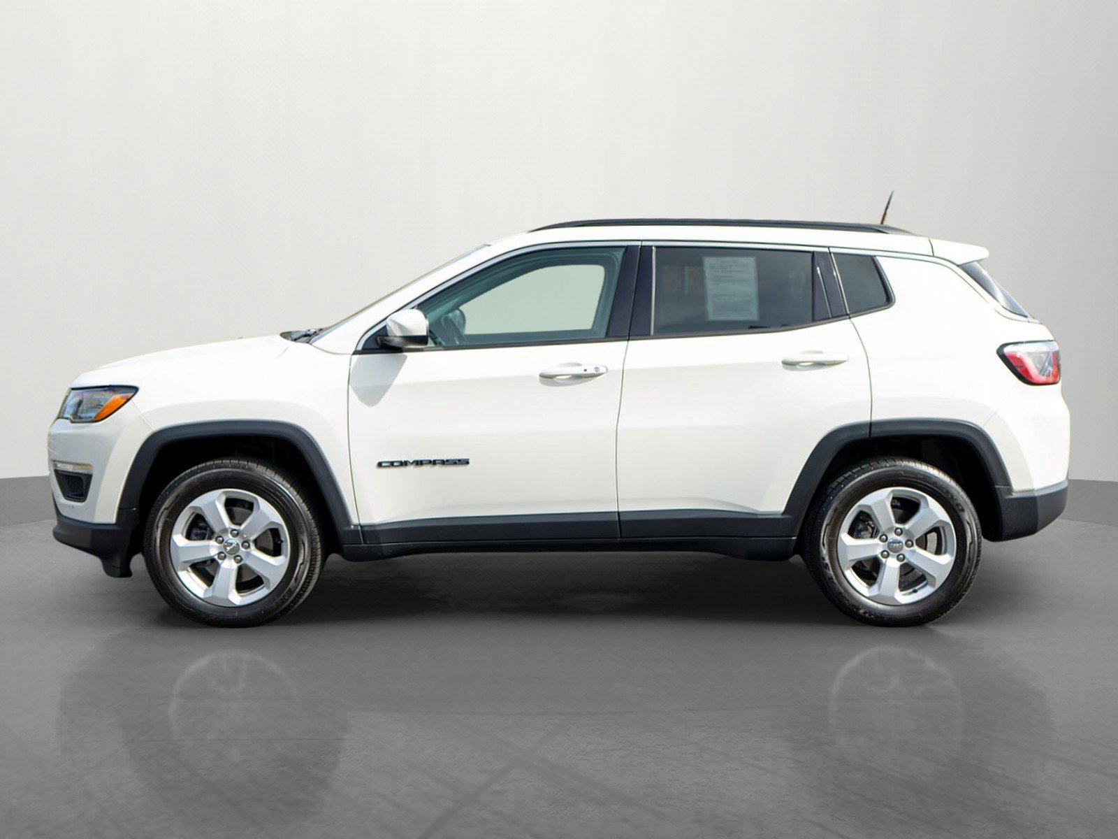Used 2019 Jeep Compass Latitude w/ Popular Equipment Group image 4
