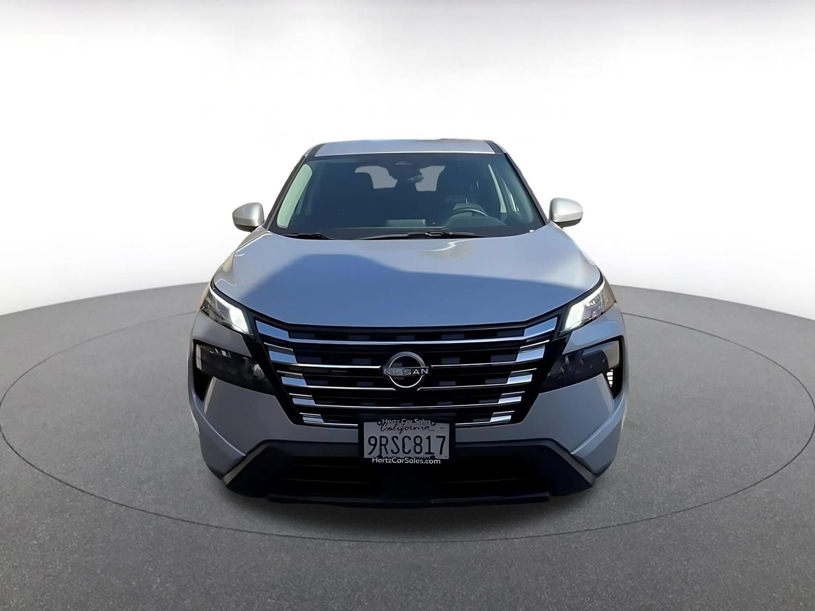 Used 2025 Nissan Rogue SV FWD image 4