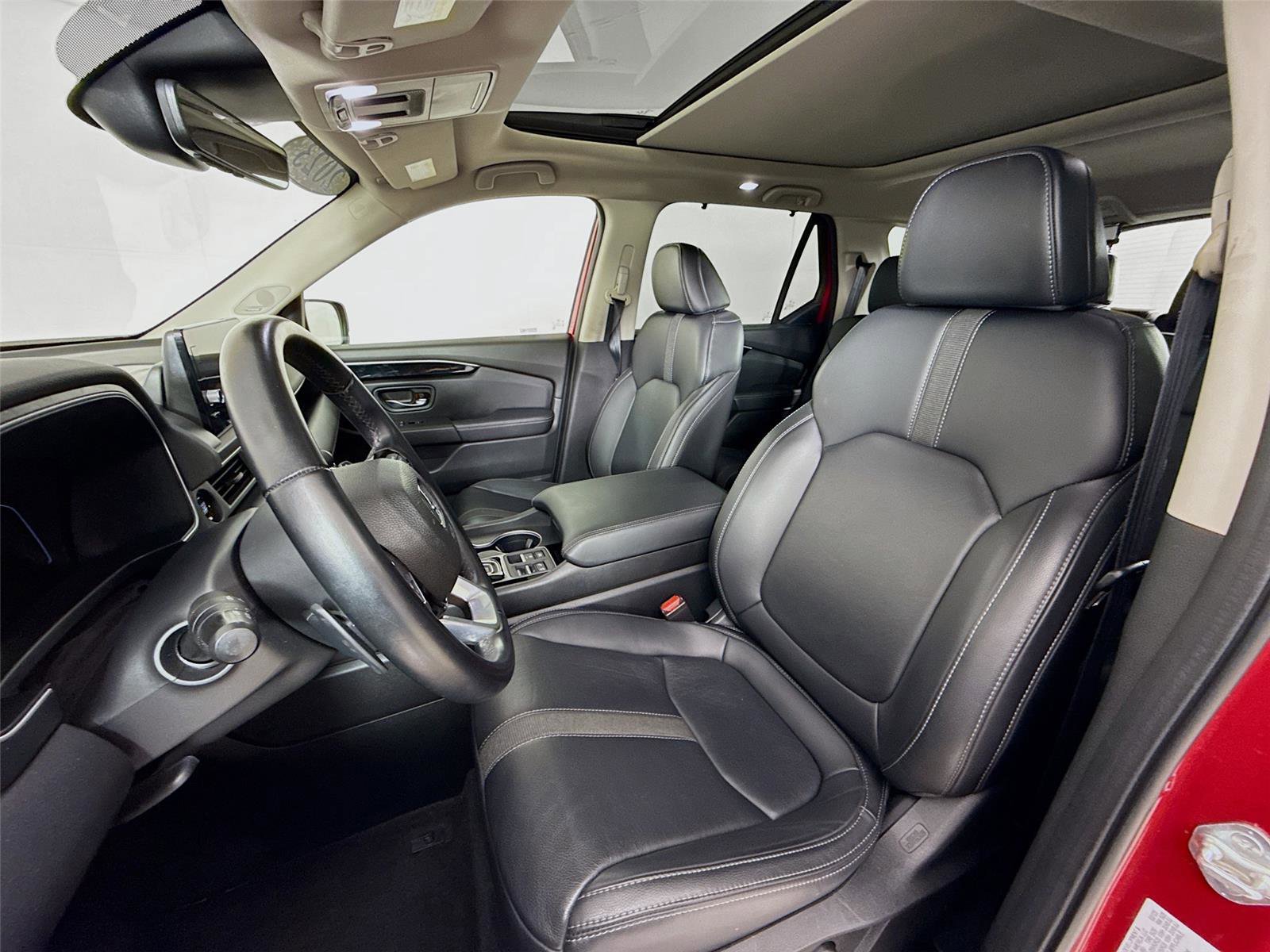 Used 2023 Honda Pilot Touring image 11