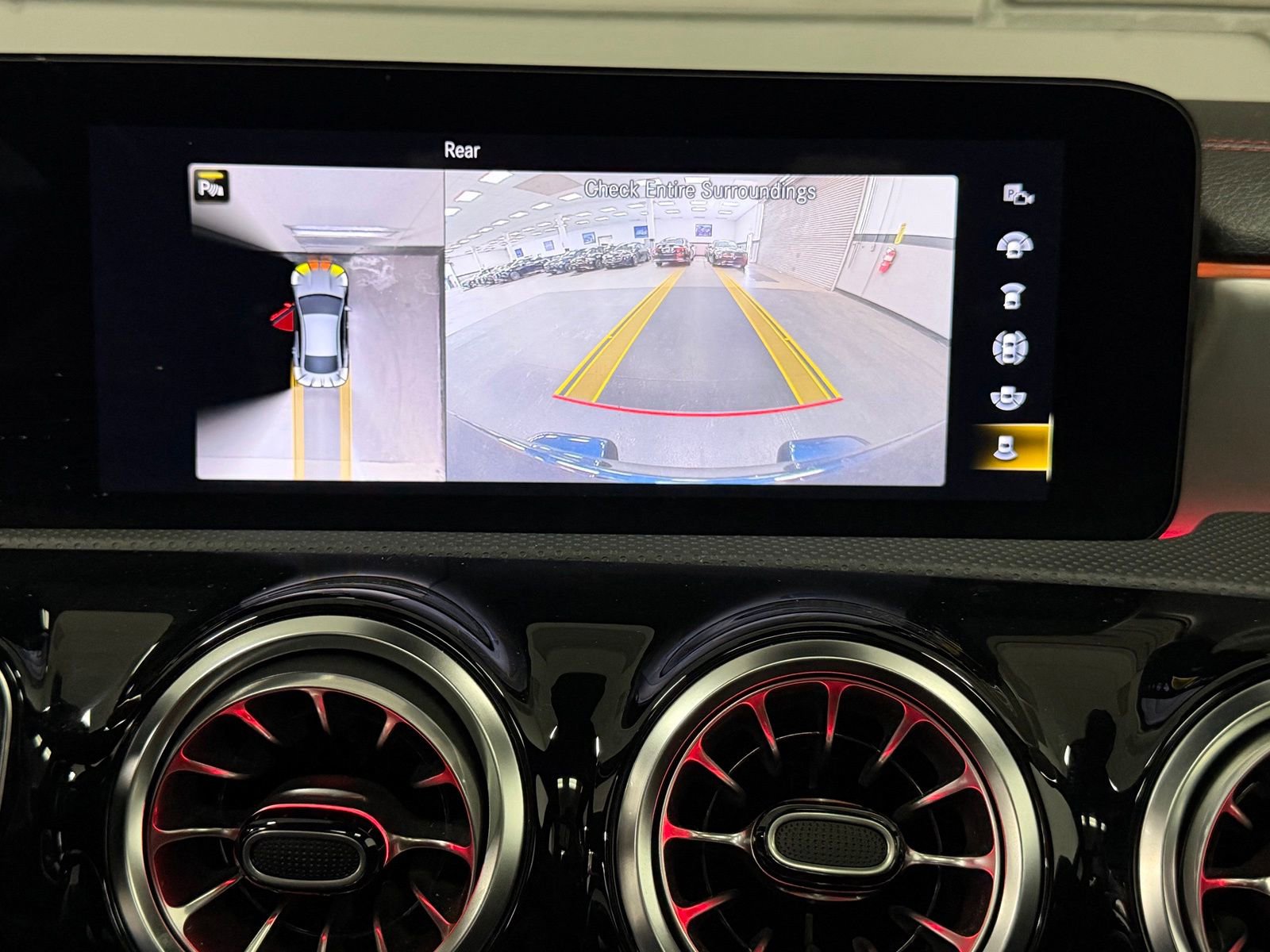 Used 2023 Mercedes-Benz CLA 250 image 33