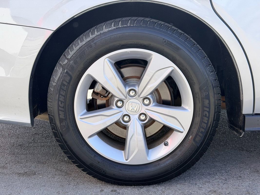 Used 2018 Honda Odyssey EX image 27