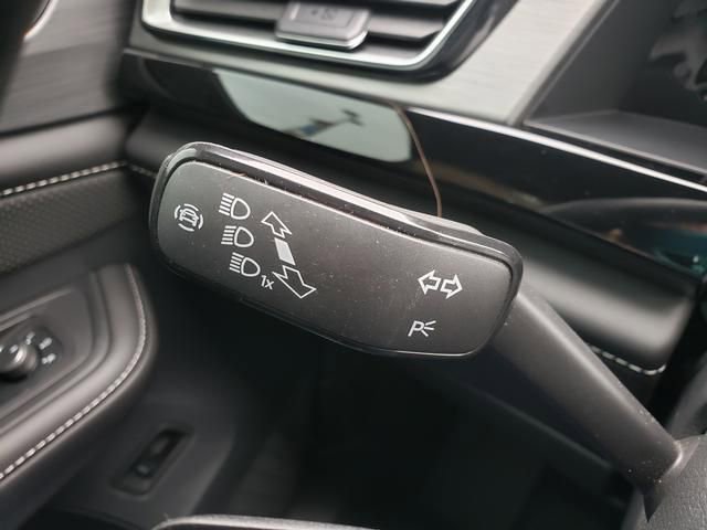 Used 2024 Volkswagen Atlas Cross Sport SE w/ Panoramic Sunroof Package image 29