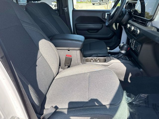 Used 2025 Jeep Wrangler Unlimited Sport AWD/4WD image 15
