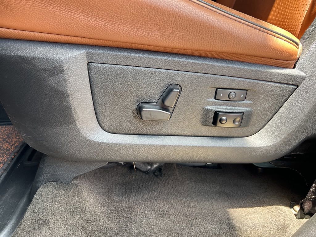 Used 2017 RAM 3500 Laramie Longhorn image 37