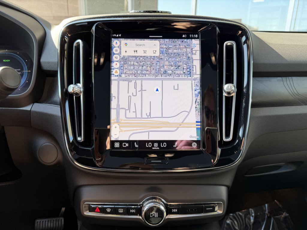 Used 2023 Volvo C40 P8 Recharge Plus image 21