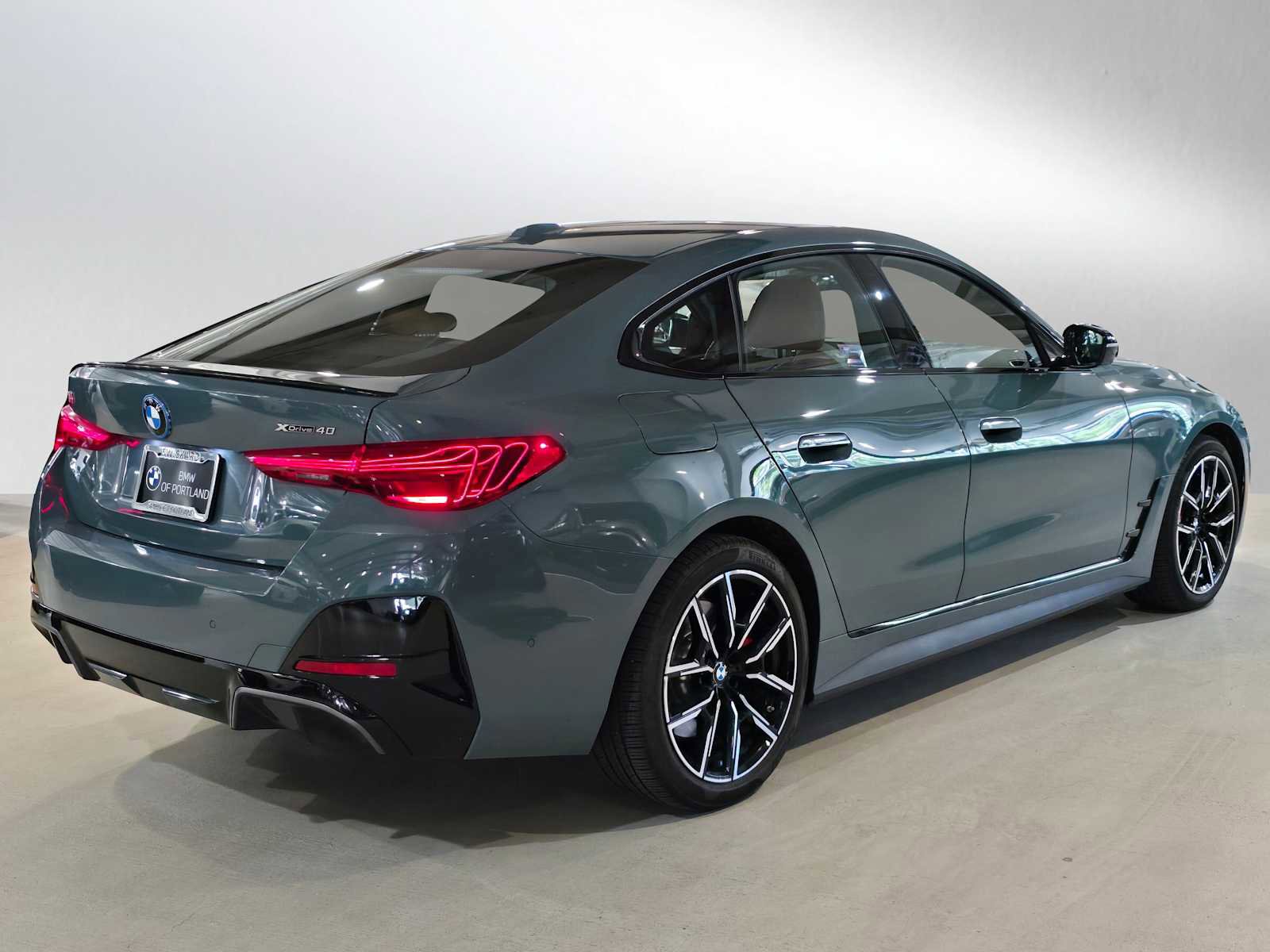 Used 2025 BMW i4 xDrive40i w/ M Sport Package AWD/4WD image 3