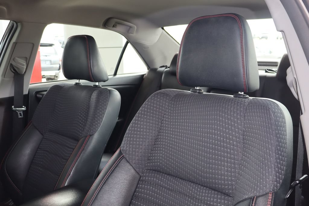 Used 2015 Toyota Camry SE FWD image 15