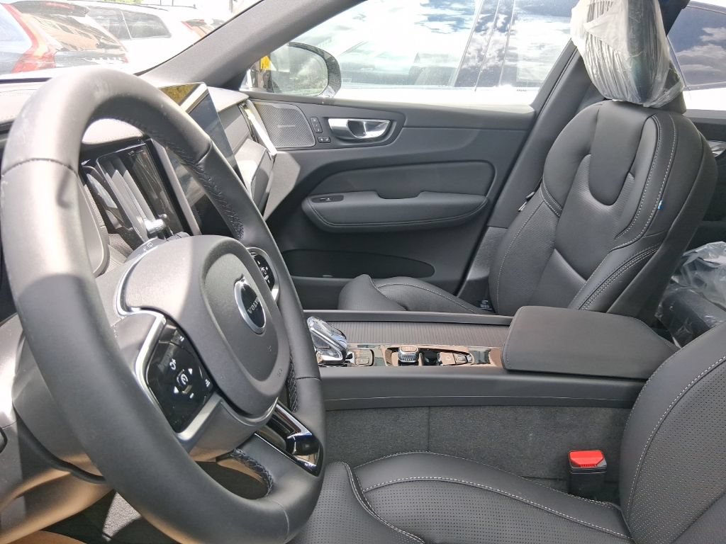New 2026 Volvo XC60 T8 Ultra w/ Protection Package Premier AWD/4WD image 9
