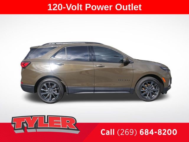 Used 2023 Chevrolet Equinox RS w/ RS Leather Package image 9