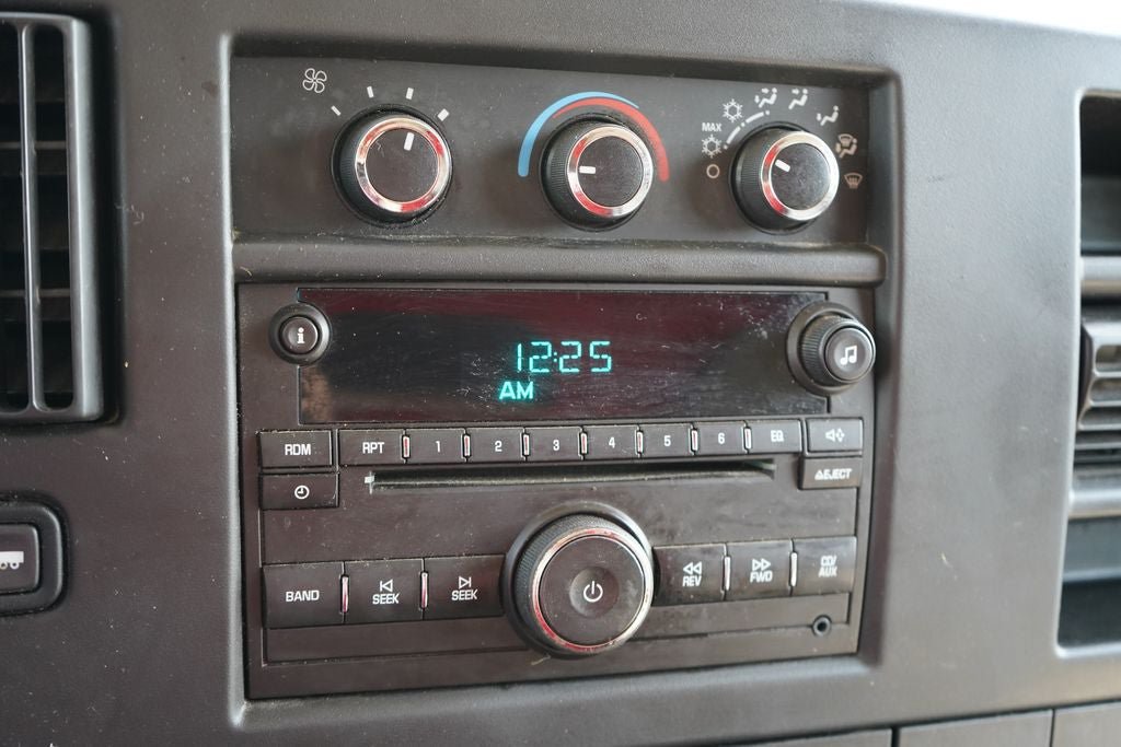 Used 2014 GMC Savana 3500 RWD image 13