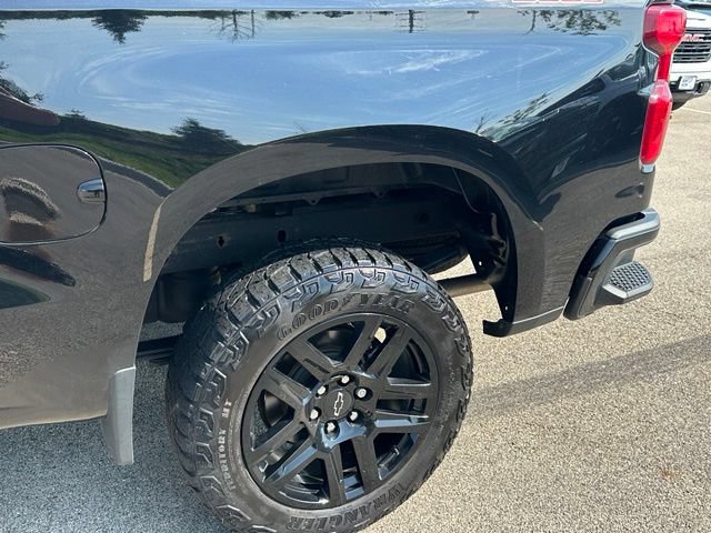 Used 2022 Chevrolet Silverado 1500 Custom Trail Boss w/ LPO, Dark Essentials Package AWD/4WD image 7