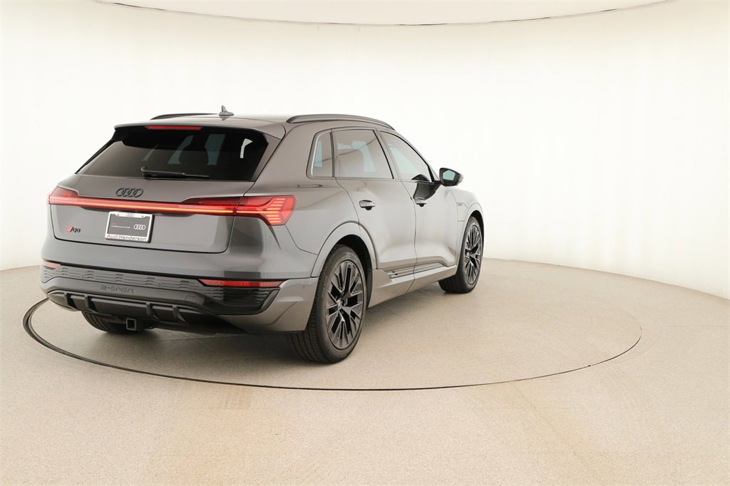 Certified 2024 Audi Q8 e-tron Prestige image 6