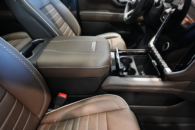 New 2026 GMC Yukon Denali Ultimate AWD/4WD image 28