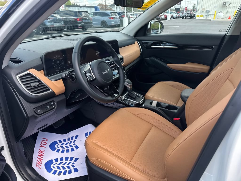 Used 2025 Kia Seltos EX w/ EX Sunroof Package AWD/4WD image 9
