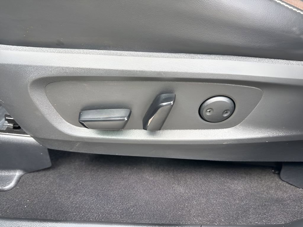 Used 2023 Nissan Pathfinder Platinum w/ Cargo Package AWD/4WD image 10