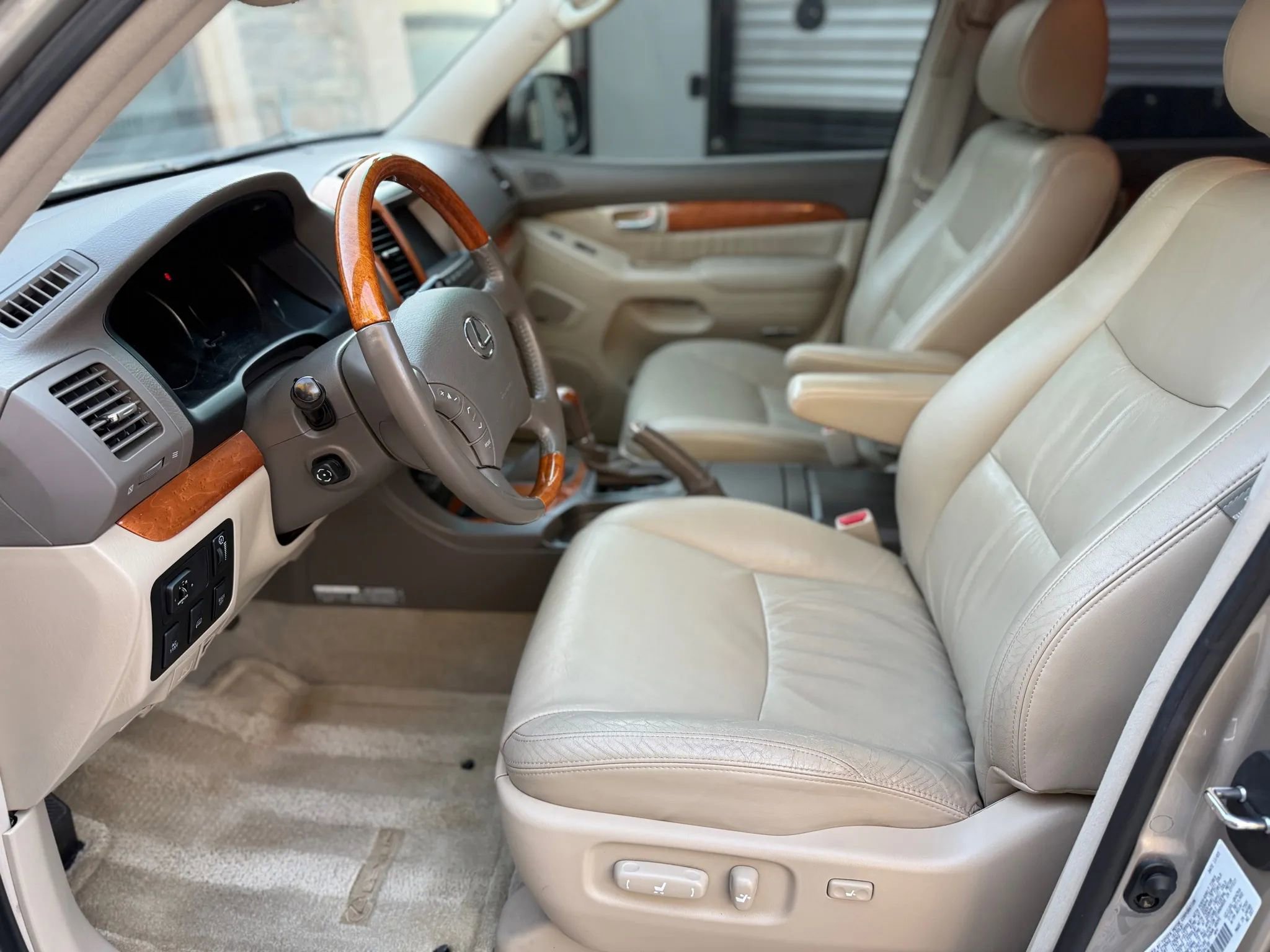 Used 2004 Lexus GX 470 AWD/4WD image 22